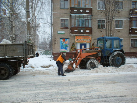 В городе Шумерле в уборке улиц от снега задействовано 13 единиц техники